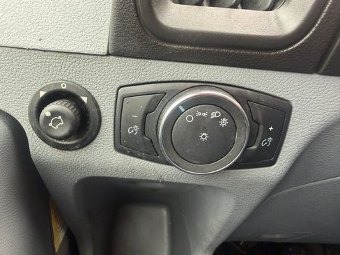 Used 2019 Ford Transit 150 130 Low Roof RWD image 17