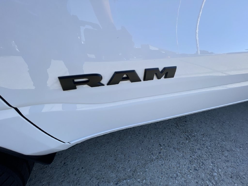 Used 2023 RAM 1500 Laramie AWD/4WD image 32