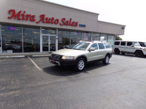 Used 2007 Volvo XC70 AWD/4WD image 2