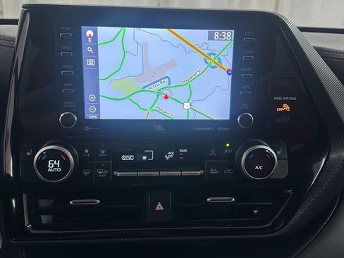 Used 2021 Toyota Highlander XSE AWD/4WD image 24