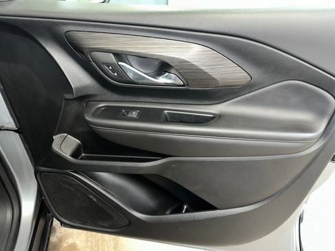 Certified 2023 GMC Terrain SLE image 29