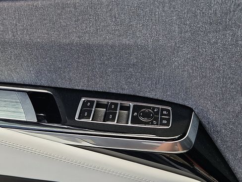 Certified 2025 Cadillac Escalade Sport Platinum w/ LPO, Floor Liner Package AWD/4WD image 10