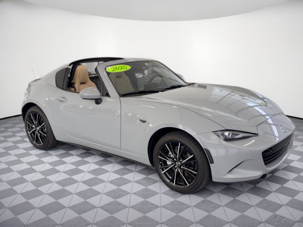 Used 2025 MAZDA MX-5 Miata RF Grand Touring RWD image 7