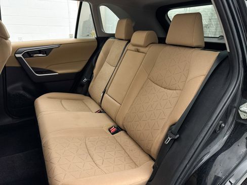 Used 2023 Toyota RAV4 XLE image 32