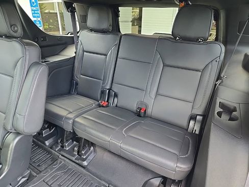 Used 2023 GMC Yukon Denali AWD/4WD image 34