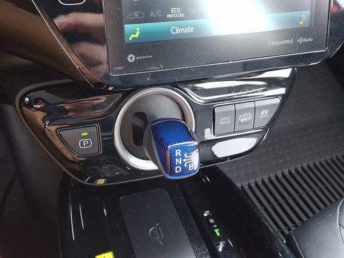 Used 2022 Toyota Prius Prime XLE image 14