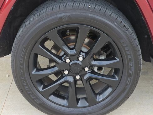 Used 2017 Jeep Grand Cherokee Altitude image 30