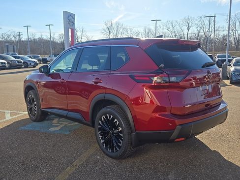 New 2026 Nissan Pathfinder SL image 5