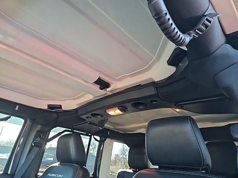 Used 2016 Jeep Wrangler Unlimited Rubicon w/ Connectivity Group image 16