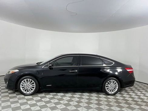 Used 2013 Toyota Avalon XLE Touring w/ Preferred Accessory Package FWD image 8