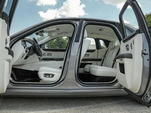 New 2025 Rolls-Royce Ghost image 15