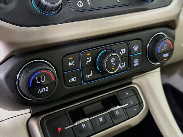 Used 2023 GMC Acadia Denali w/ Denali Ultimate Package AWD/4WD image 18