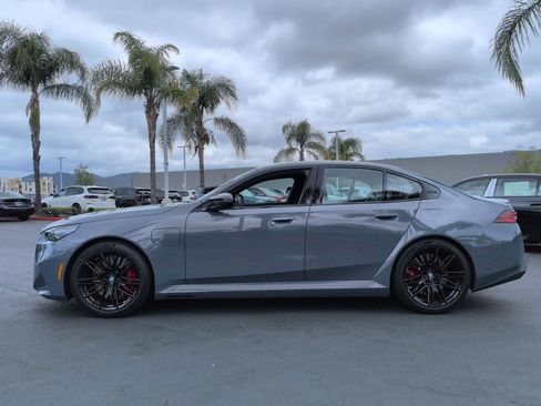 Used 2025 BMW M5 w/ Carbon Package AWD/4WD image 7