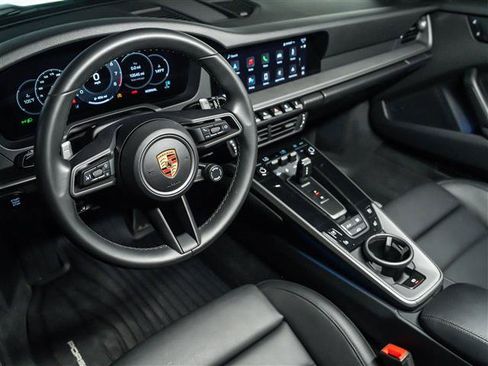 Certified 2025 Porsche 911 Carrera RWD image 4