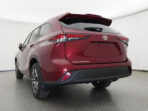 New 2026 Toyota Highlander XLE image 37