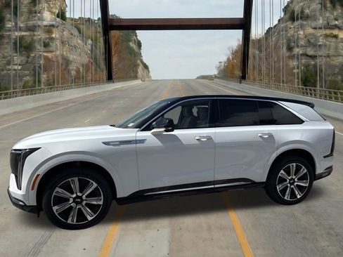 New 2025 Cadillac Escalade IQ Luxury 2 AWD/4WD image 9