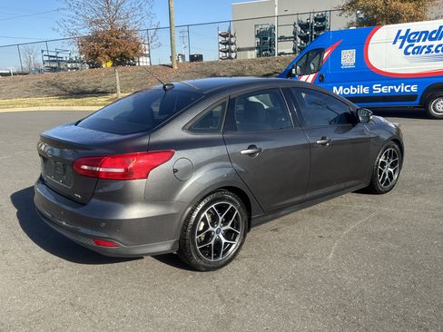 Used 2017 Ford Focus SEL image 10