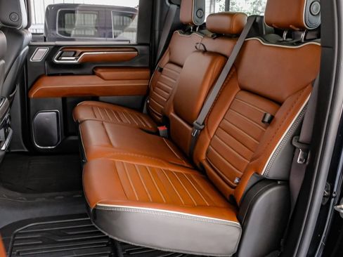 Used 2024 GMC Sierra 3500 Denali Ultimate AWD/4WD image 38
