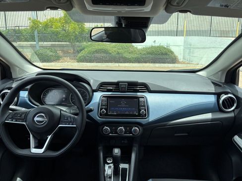 Used 2025 Nissan Versa SV FWD image 31