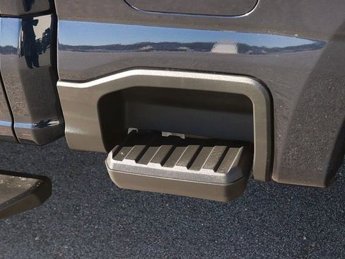 Used 2024 Ford F250 XLT w/ FX4 Off-Road Package image 11