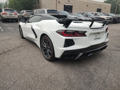 Used 2024 Chevrolet Corvette Stingray Premium Conv RWD image 8