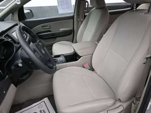 Used 2018 Kia Sedona L FWD image 22