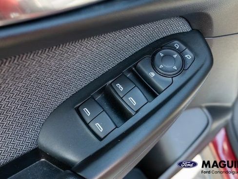 Used 2024 Chevrolet TrailBlazer LT w/ LT Cold Weather Package AWD/4WD image 17