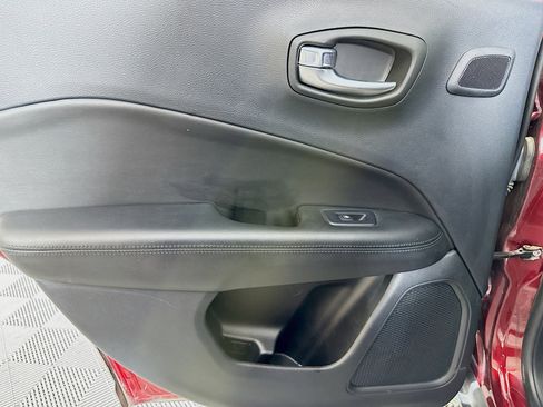 Used 2021 Jeep Compass Latitude w/ Sun and Sound Group FWD image 26