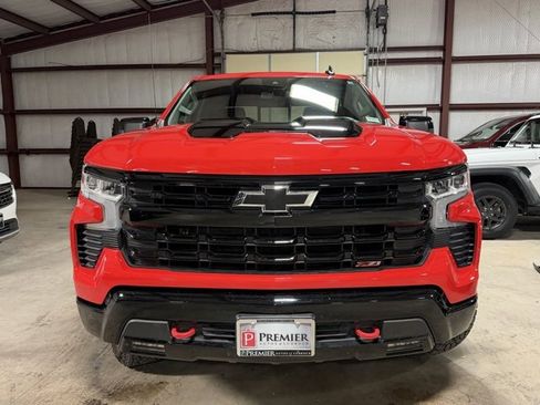 Used 2024 Chevrolet Silverado 1500 LT Trail Boss w/ Convenience Package II image 2