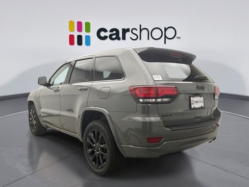 Used 2022 Jeep Grand Cherokee Laredo X AWD/4WD image 3