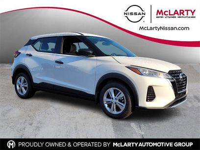 New 2025 Nissan Kicks Play S