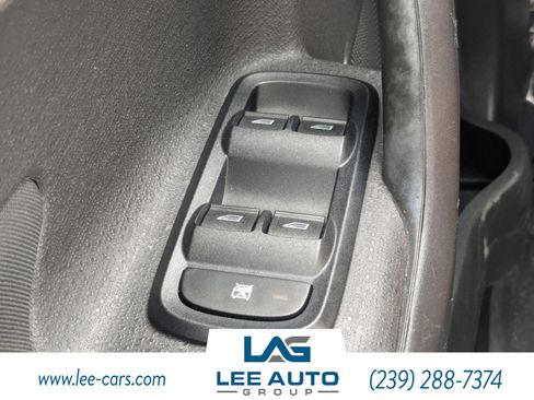 Used 2015 Ford Fiesta SE w/ Equipment Group 201A image 17