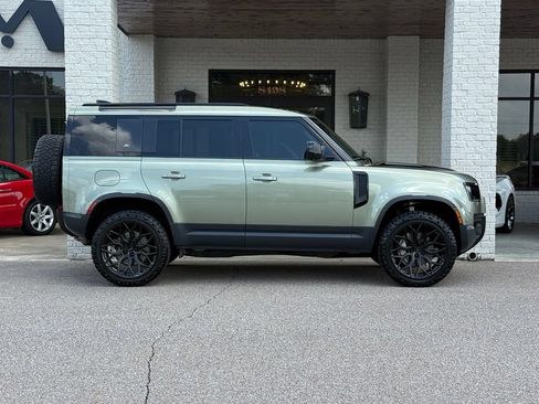Used 2020 Land Rover Defender 110 SE AWD/4WD image 5