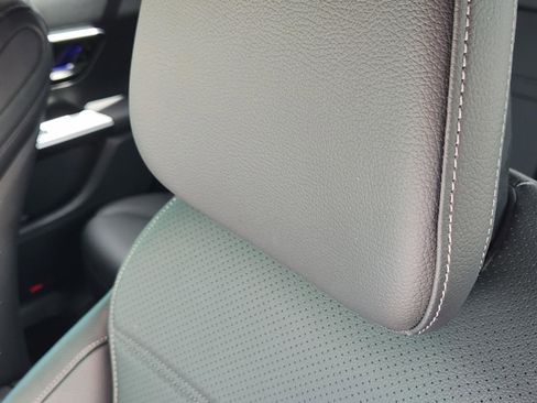 Certified 2025 Mercedes-Benz GLC 300 4MATIC image 21