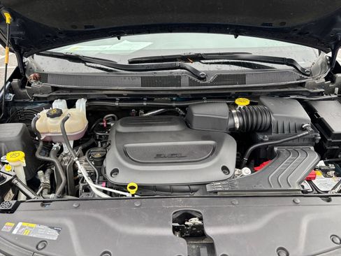 Used 2025 Chrysler Pacifica Select FWD image 33