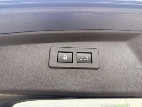 Used 2020 Subaru Outback Touring XT AWD/4WD image 12