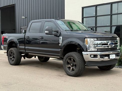 Used 2019 Ford F250 Lariat w/ Lariat Ultimate Package AWD/4WD image 4