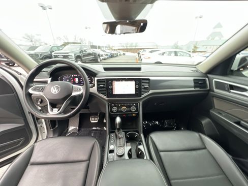 Used 2022 Volkswagen Atlas SEL R-Line image 23