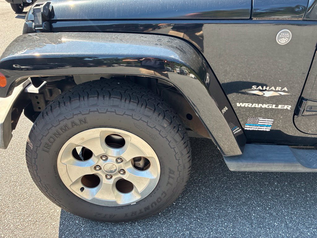 Used 2007 Jeep Wrangler Sahara w/ Dual Top Group AWD/4WD image 11