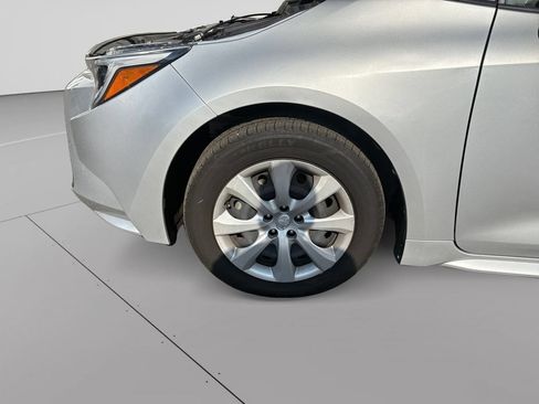 Used 2025 Toyota Corolla LE FWD image 16