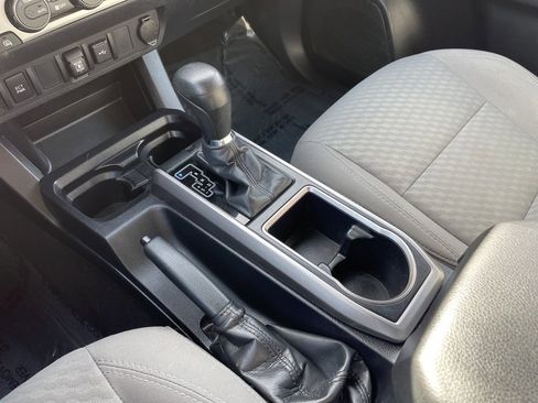 Certified 2022 Toyota Tacoma SR5 image 28