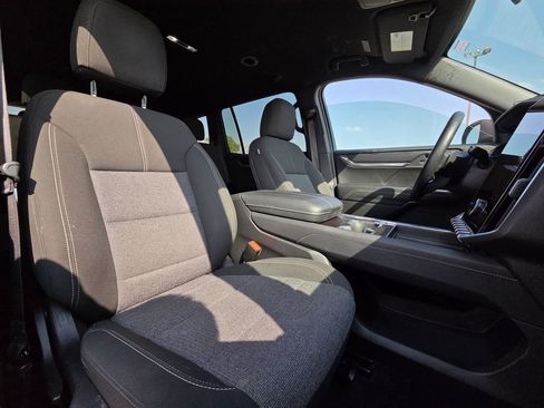 Used 2025 GMC Acadia Elevation image 31