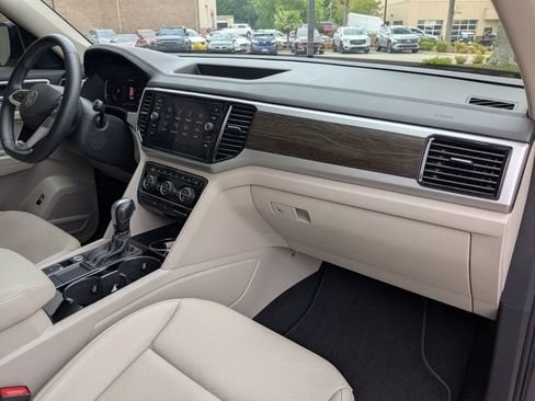 Used 2022 Volkswagen Atlas SE FWD image 21