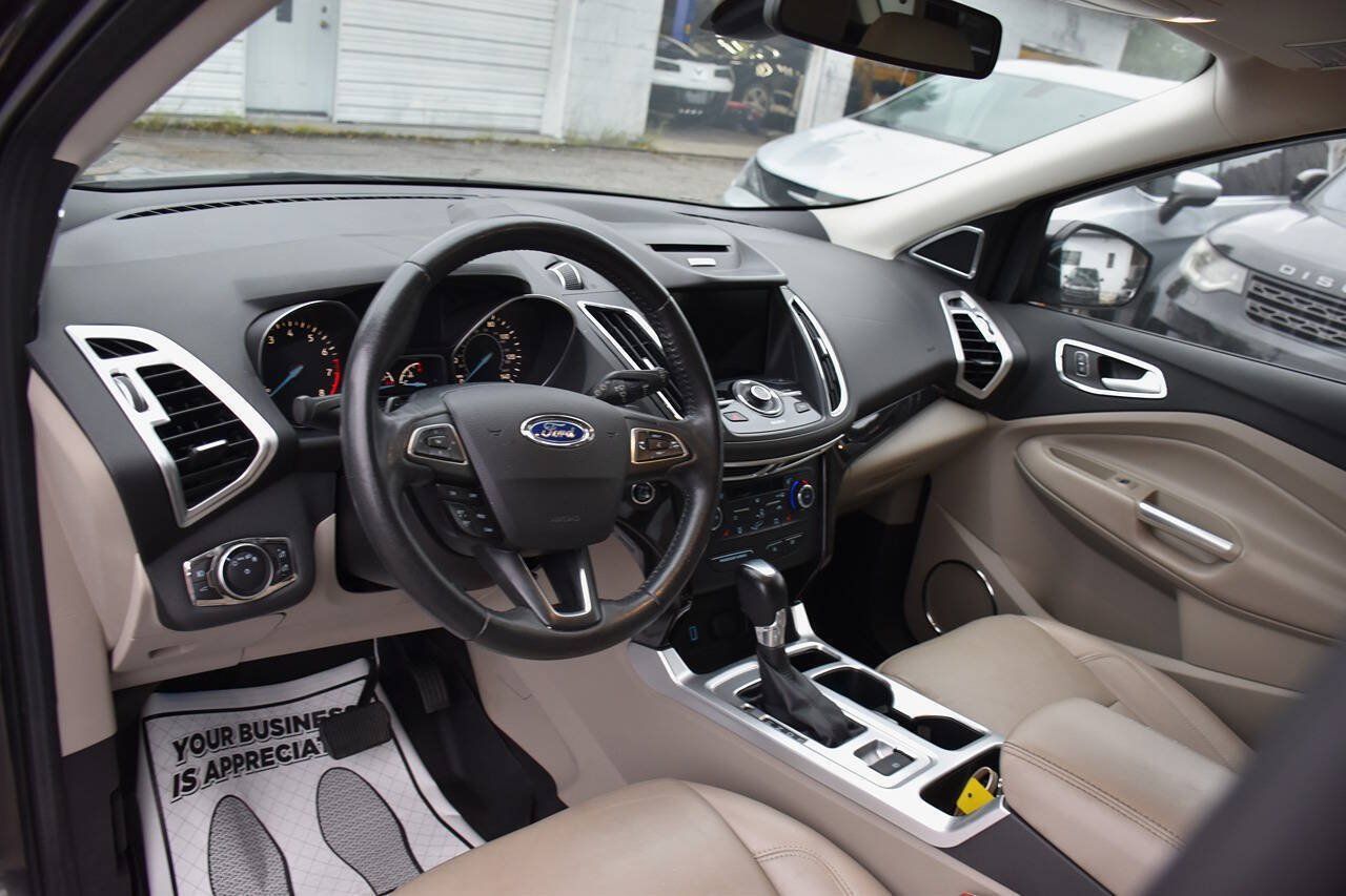 Used 2017 Ford Escape Titanium FWD image 21