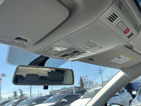 Used 2019 Volkswagen Tiguan SEL w/ 3rd Row Seat Package image 31