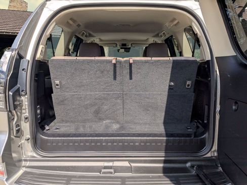 Used 2023 Lexus GX 460 Premium w/ Accessory Package AWD/4WD image 26