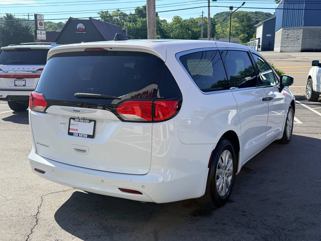 Used 2018 Chrysler Pacifica L FWD image 6