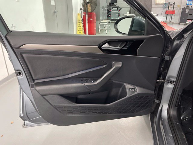 Used 2020 Volkswagen Jetta SEL Premium FWD image 24