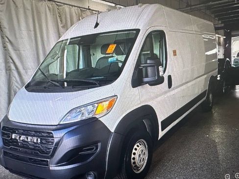 Used 2025 RAM ProMaster 2500 FWD image 1