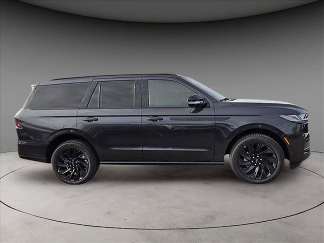 New 2025 Lincoln Navigator Reserve w/ Jet Appearance Package AWD/4WD image 21